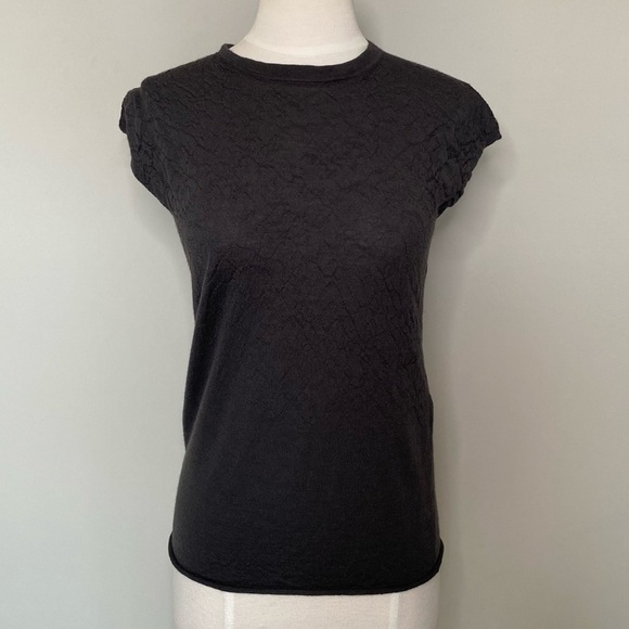 Sminfinity Short Sleeved Textured Gray Wool Sweater Tee, Small - Picture 1 of 13